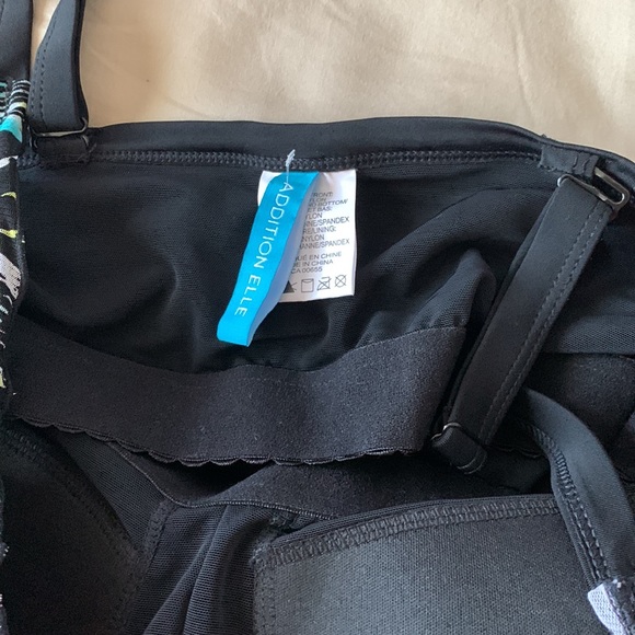 Beautiful one pieces bathing suit - Picture 4 of 9